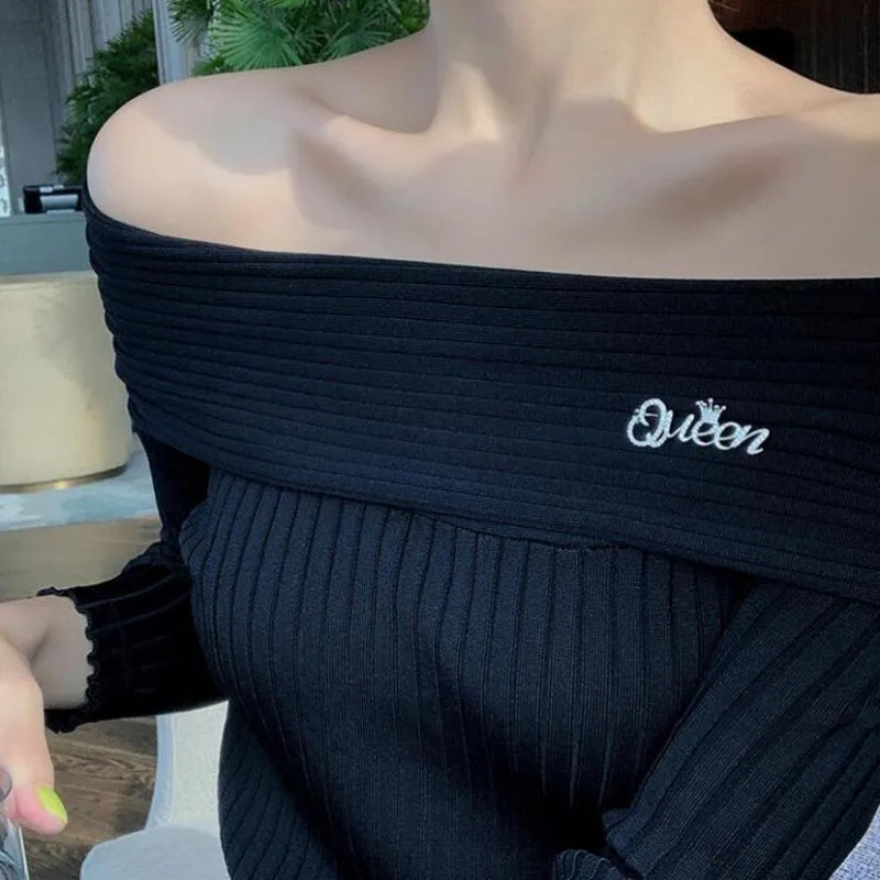 Trendy Queen Letter Inlaid Rhinestone Brooches for Women Simple Elegant Charm Casual Alloy Brooch Pins Dress Wedding Gifts